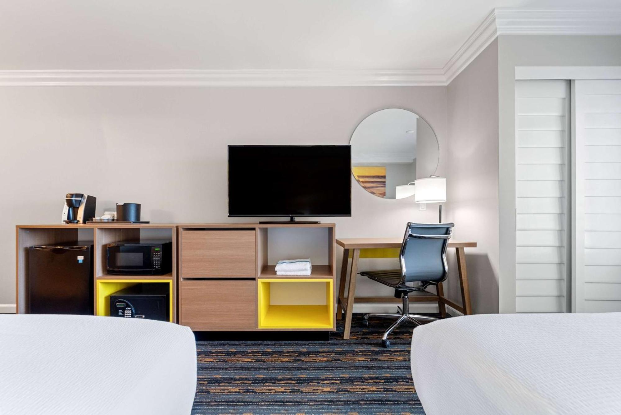 Days By Wyndham Circle Hotel
