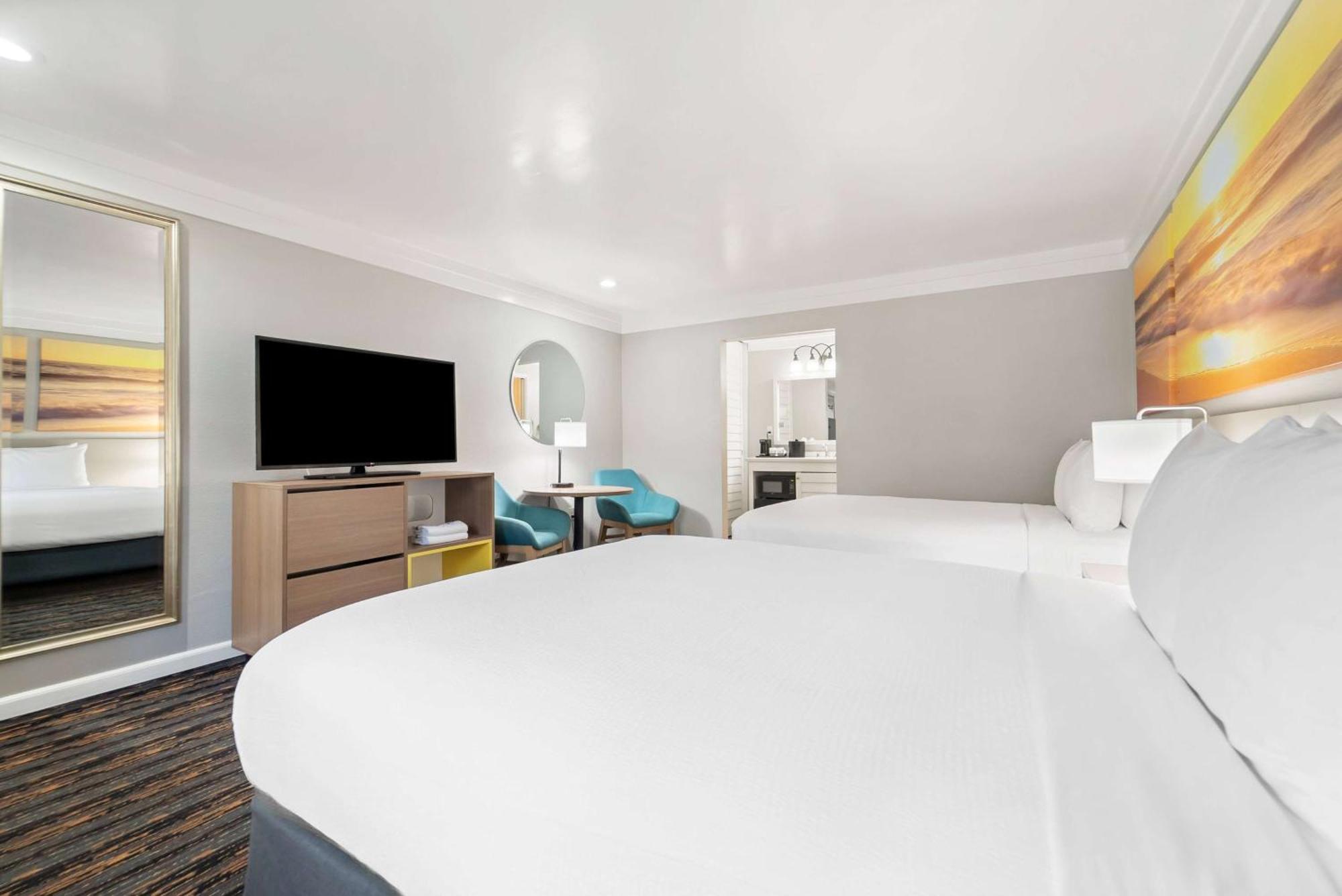 Days By Wyndham Circle Hotel