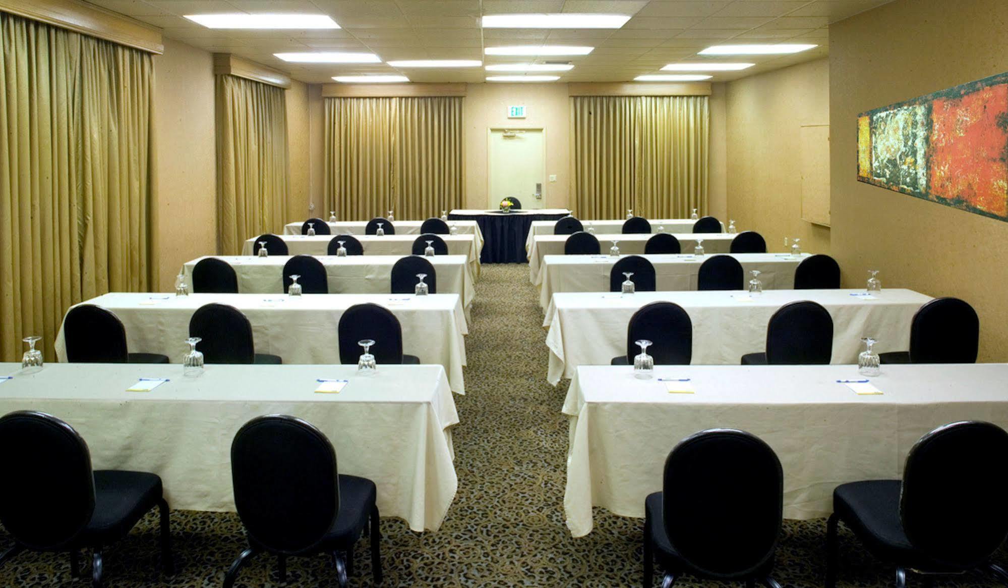 Hotel Days By Wyndham Circle San Diego