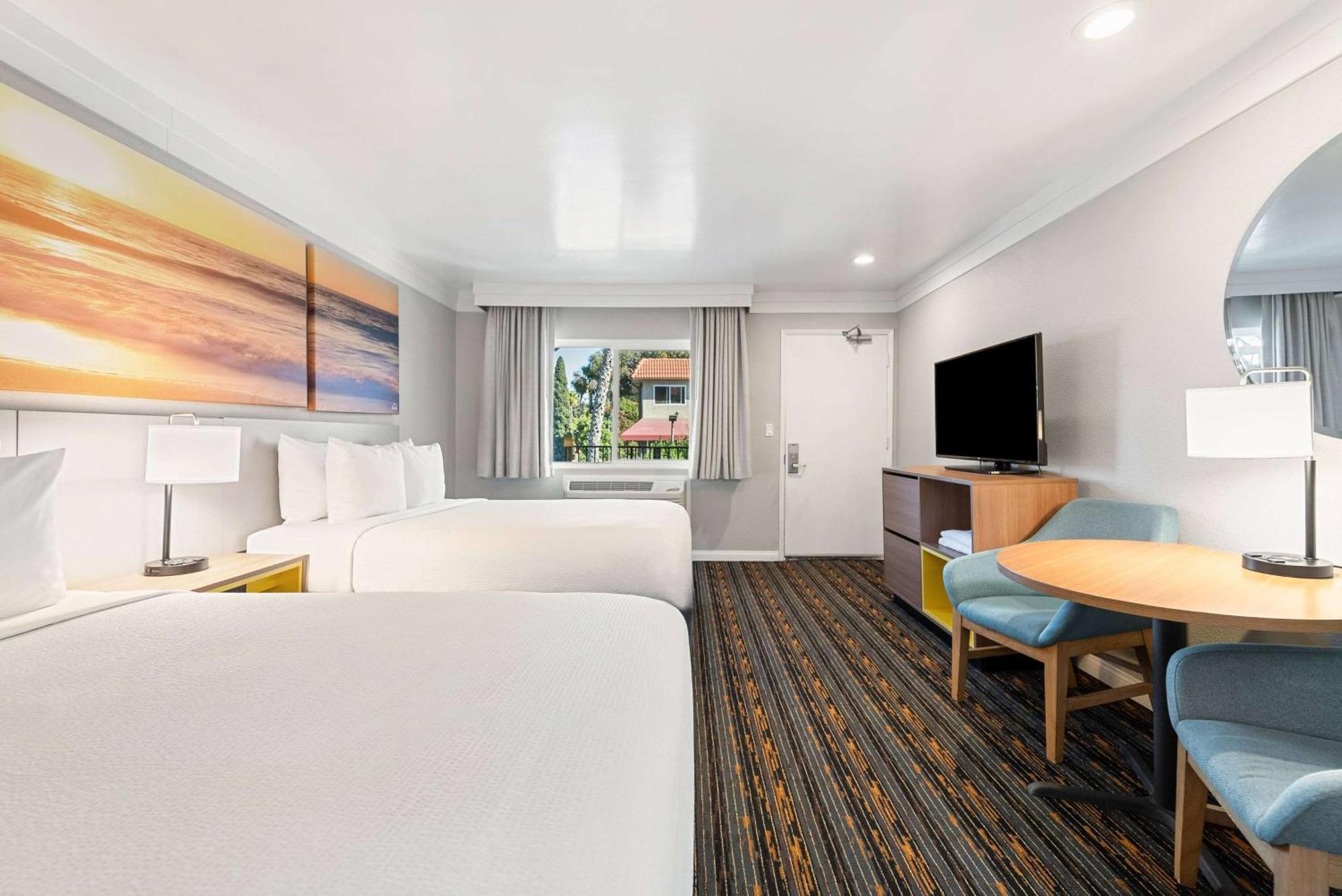 Hotel Days By Wyndham Circle 3*