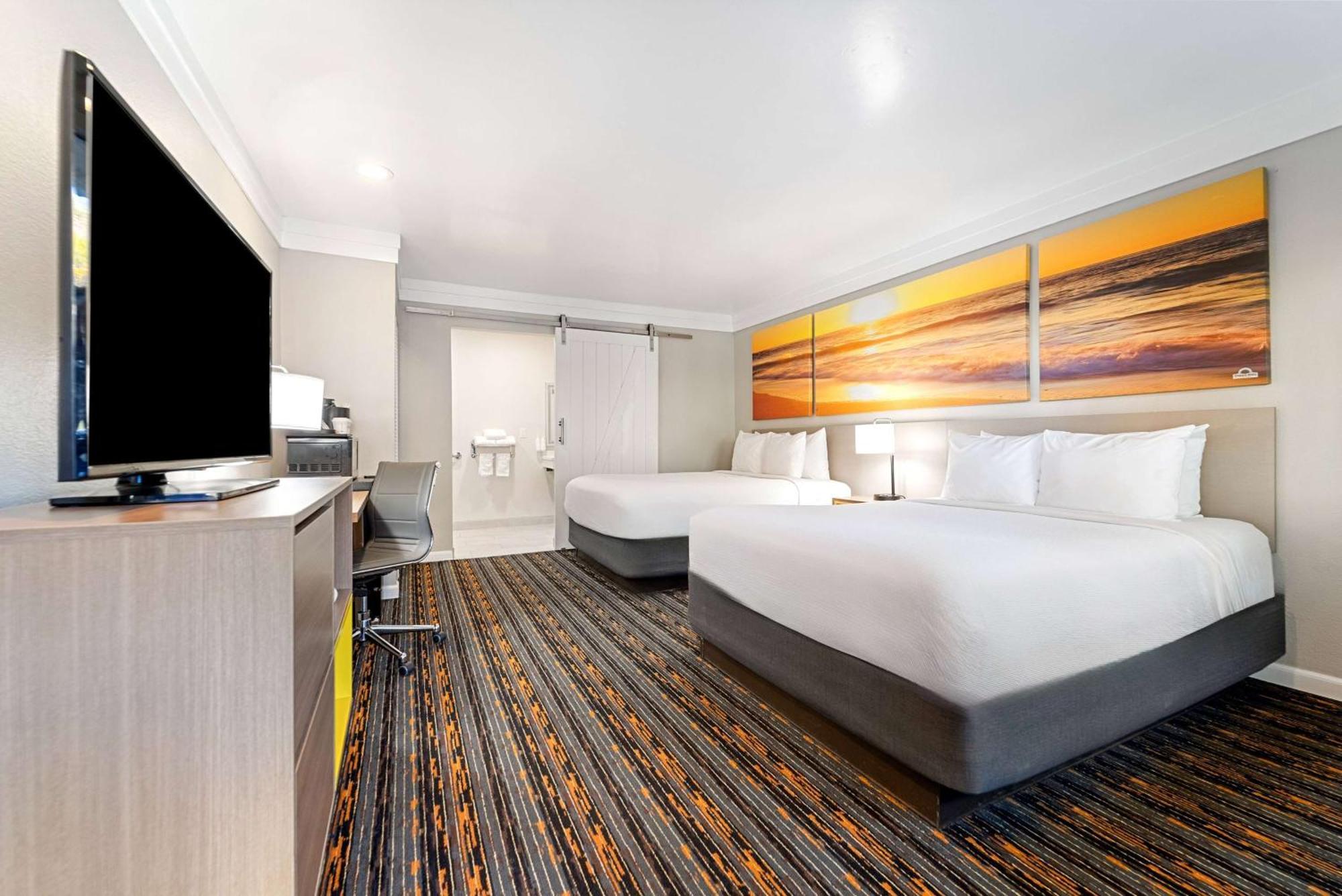 Days By Wyndham Circle 3* San Diego