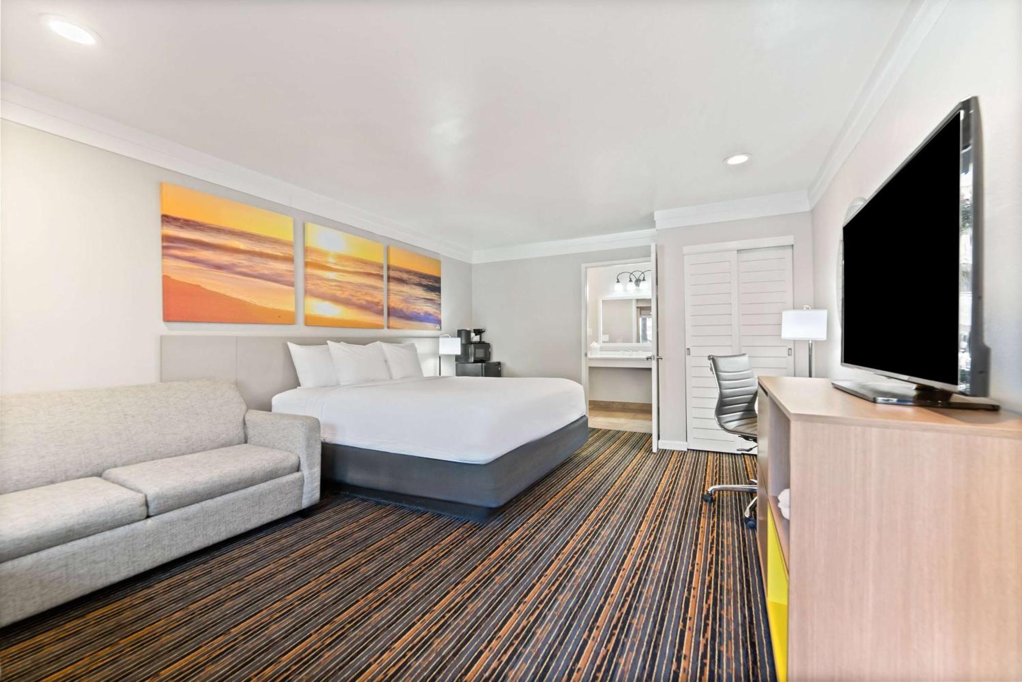 Days By Wyndham Circle San Diego